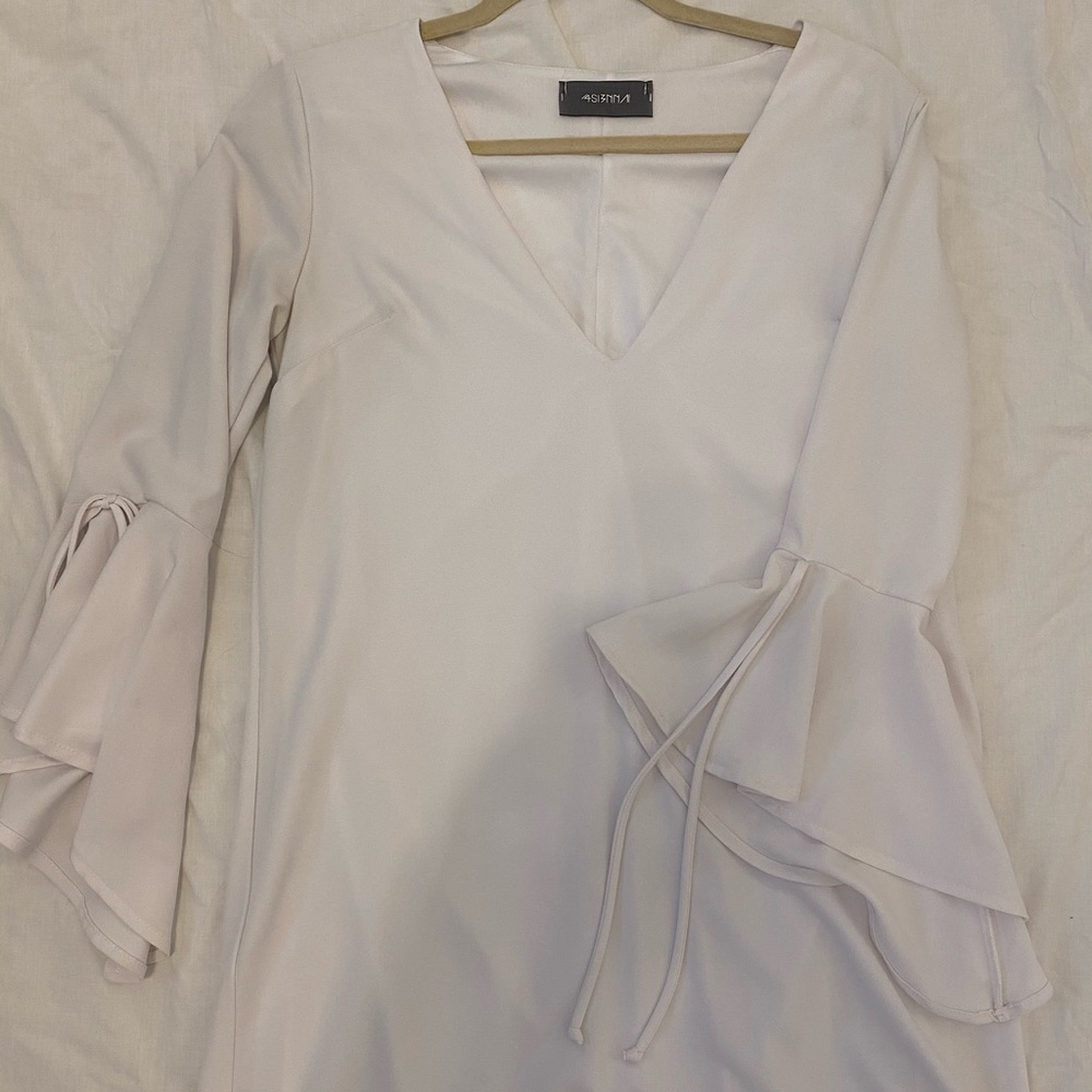 White v neck shift dress